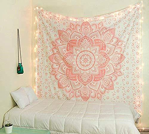 Tapisserie murale pour cacher un mur et décorer une chambre boho