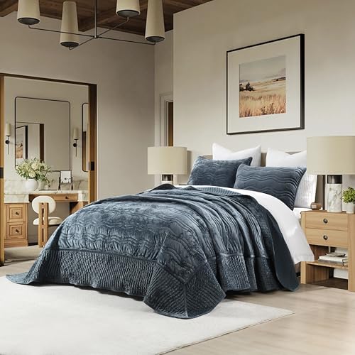 Image of Velvet Oversized King Quilt Set, California King Comforter Set Stormy Blue Bedding Set (118 inch*118 inch) with 2 Pillow Shams, Luxurious Quilt Set,All-Season 3 Pieces