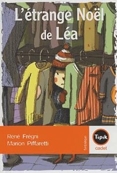 Paperback L'étrange Noël de Léa [French] Book