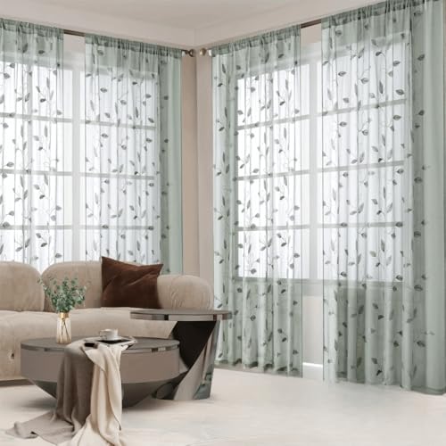 Rideaux de style rustique vert brodé pour créer un salon cocooning