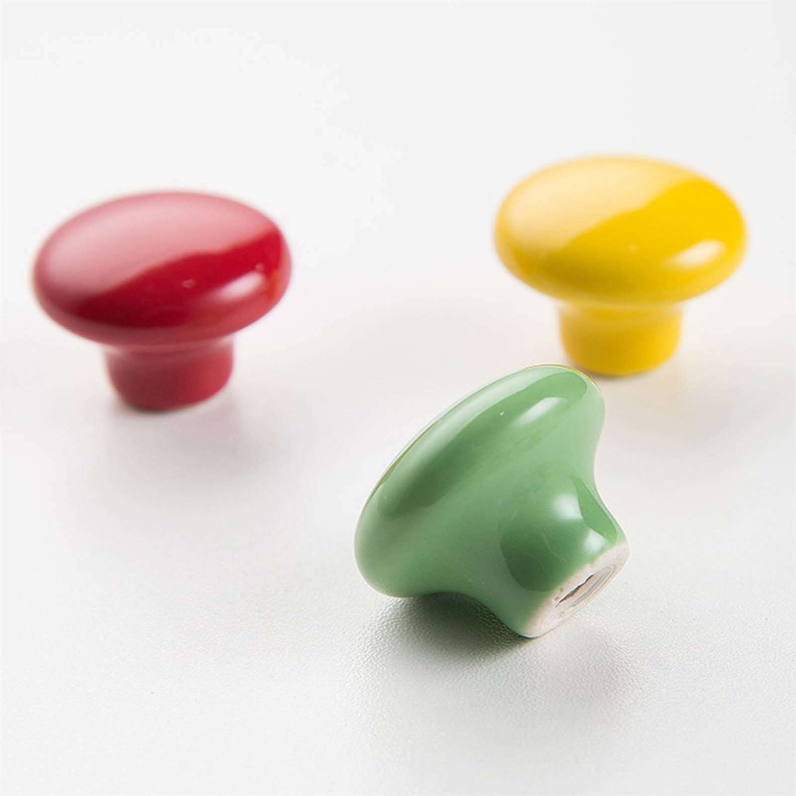 Uchwyty do szuflad, 10 szt. Ceramiczne okrągłe uchwyty do mebli w cukierkowym kolorze Gałki do szuflady Uchwyt kuchenny Uchwyt meblowy do pokoju dziecięcego (kolor: czerwony, rozmiar: 32 mm x 24 mm) (