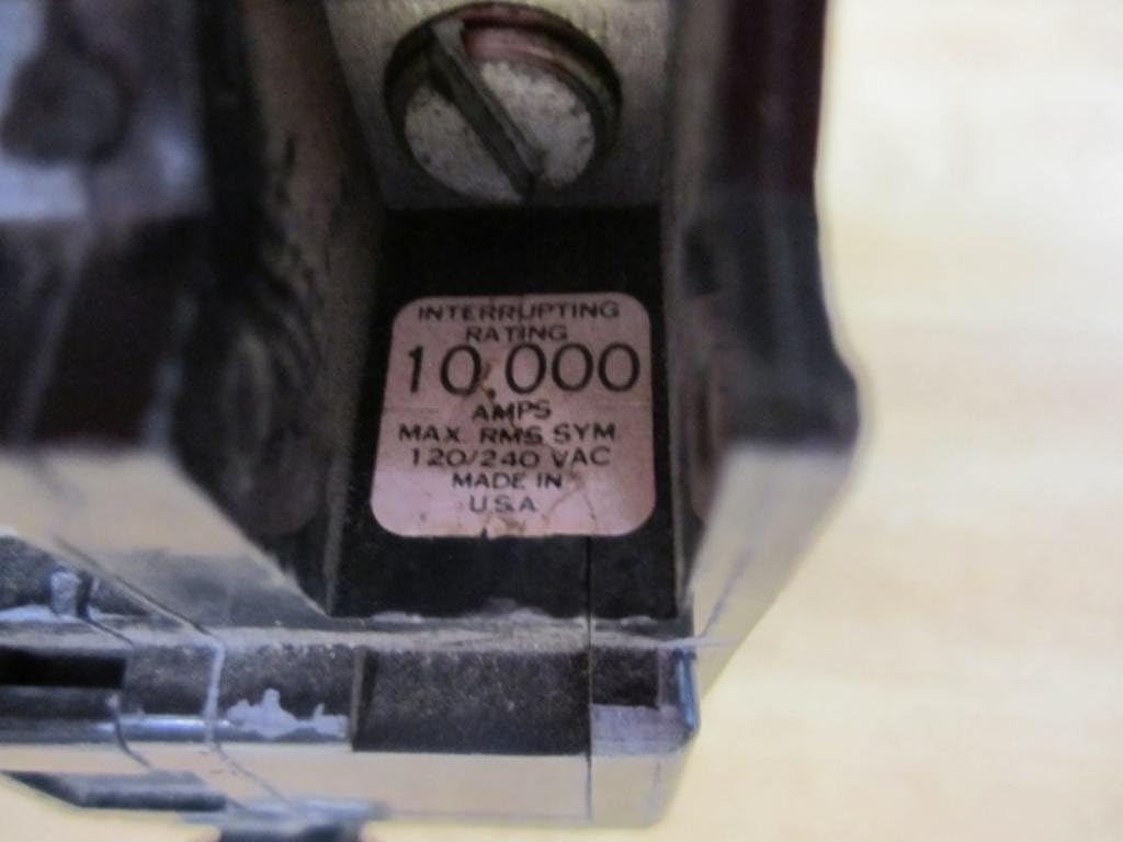 SCHNEIDER ELECTRIC QOB2100 Miniature Circuit Breaker 120/240V 100-Amp Molded Case Circuit Breaker 600V 20A