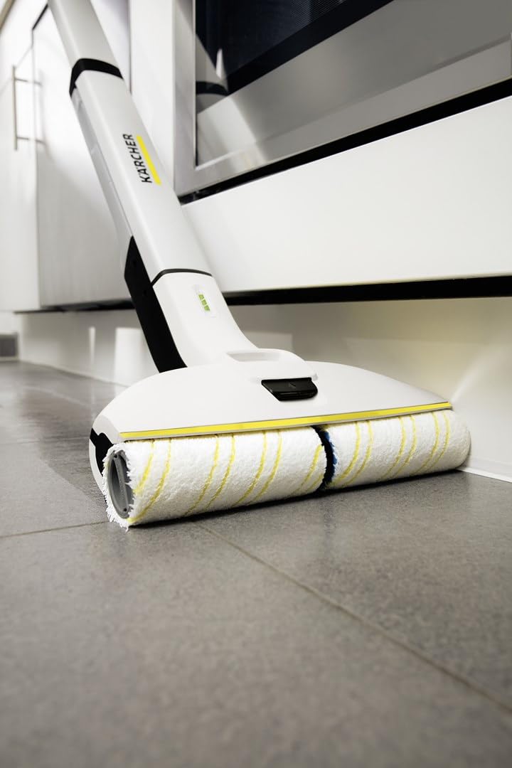 KÄRCHER Elektrischer Wischmopp EWM 2, kabelloser Bodenreiniger mit 2 rotierenden Mikrofaserwalzen, Akkulaufzeit: ca. 20 min, Flächenleistung pro Akkuladung: ca. 60 m², Weiß