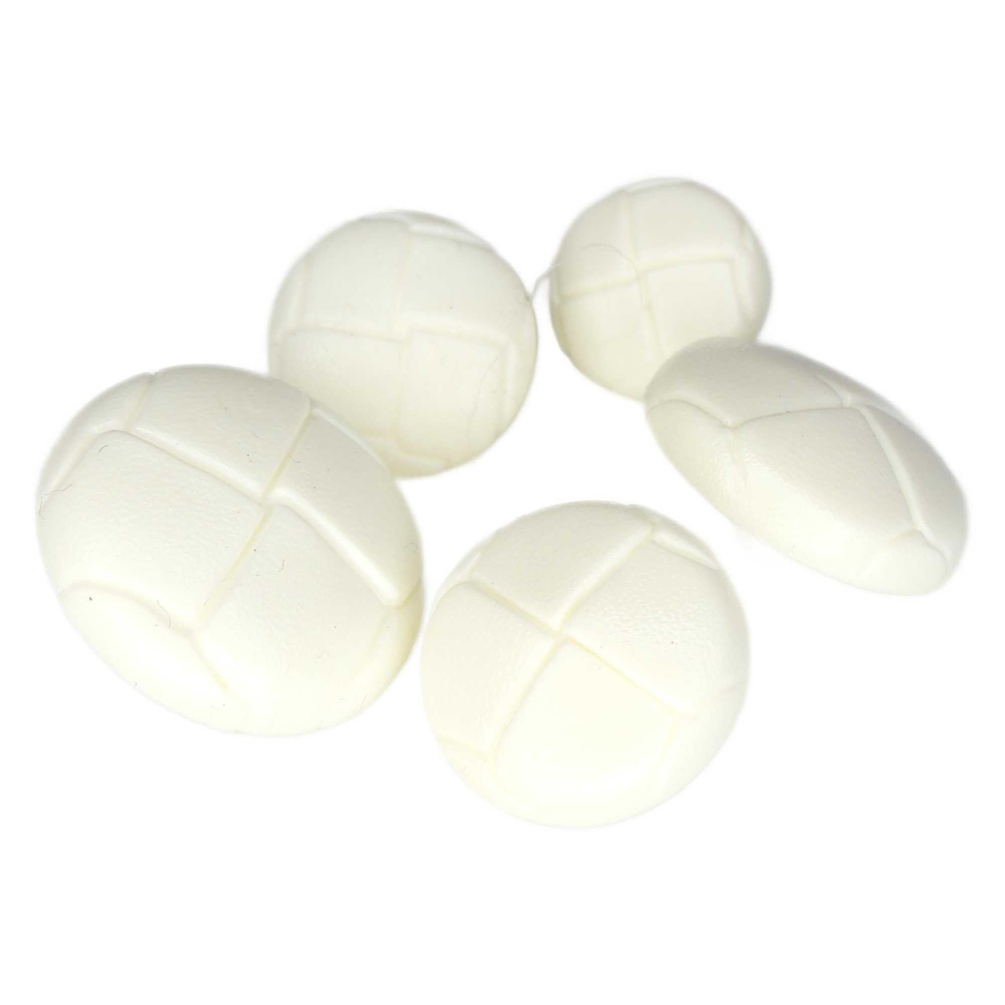 Football Buttons 550D, 08 Off White Cream, 4 23mm