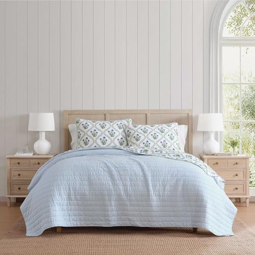 Image of Martha Stewart - Twin Quilt Set, 100% Soft Cotton Floral Bedding for Year Round Comfort, 2 Piece Bed Set with Matching Pillowcase (Chloe Green)