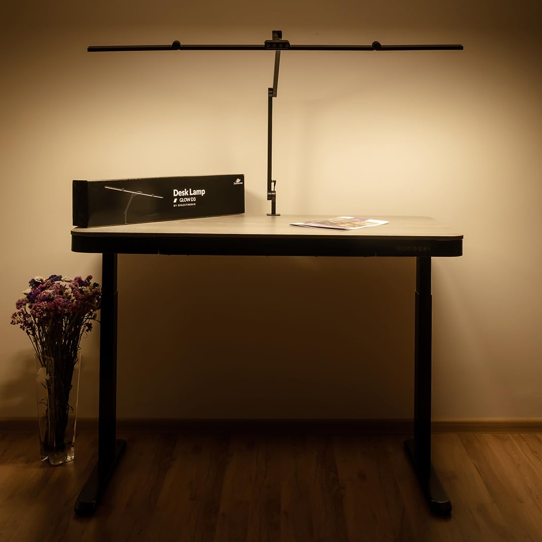 Spacetronik Schreibtischlampe LED Dimmbar Glow D3 | Schreibtischlampen mit intelligenter Automatikmodus, Farbtemperaturregelung, CRI 97+, Ergonomische Schreibtischleuchte LED