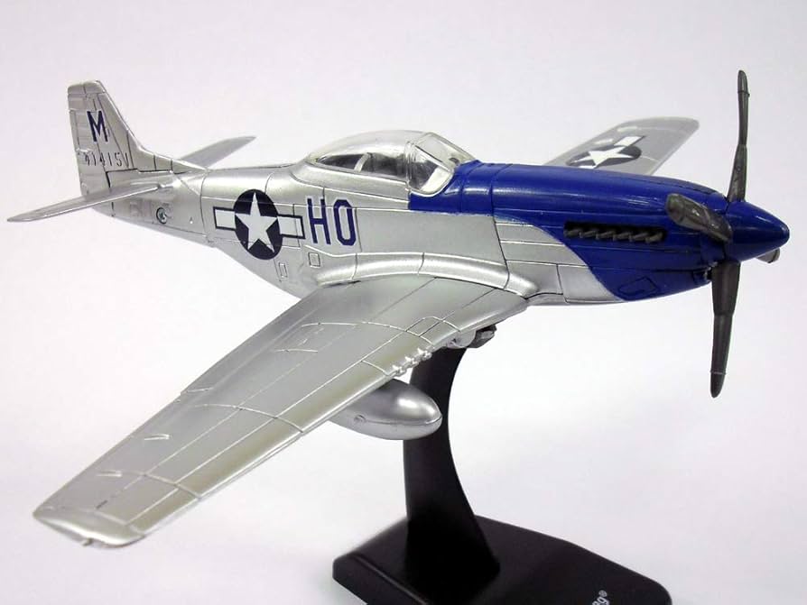 P-51 MUSTANG モデルキット Amazon.com: NewRay 1/48 WWII Plane Model Kit: NAA P-51