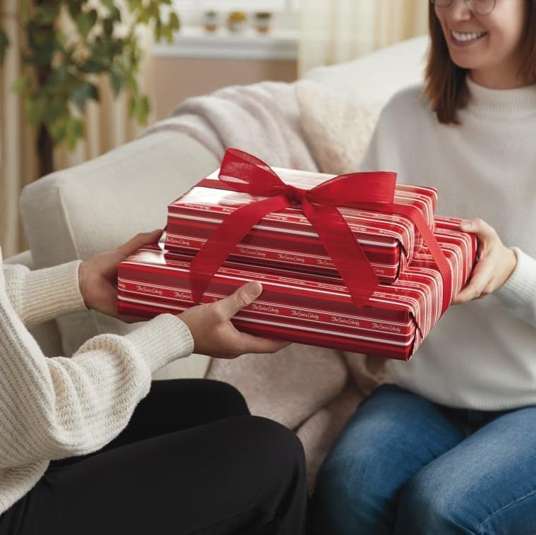 Amazon.com : The Swiss Colony Santa's 77 Favorites Food Gift