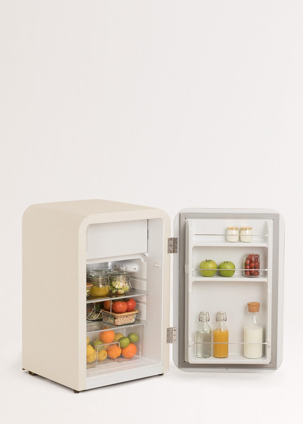 CREATE / RETRO FRIDGE 83.5 OFF WHITE/Kühlschrank in Cremeweiß, Griff Cremeweiß / 98W, niedriger Verbrauch, 2 Ablagen, Temperaturregler, Flaschenhalter, 56x54x84cm