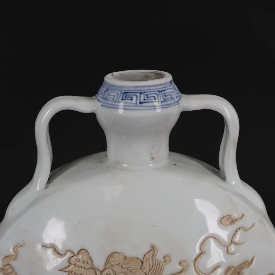 中国古美術✦内府紋 白釉 浮雕 双面龍紋 抱月扁瓶✦置物・書道品