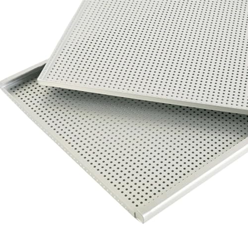 Plaque de cuisson rectangulaire pour éviter la pâte feuilletée molle au four