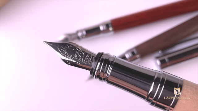 【数量限定】LACHIEVA LUX クルミ木製万年筆 ドイツ製ペン先 細字ギフ Amazon | LACHIEVA LUX クルミ木製万年筆 ドイツ製ペン先 細字ギフト