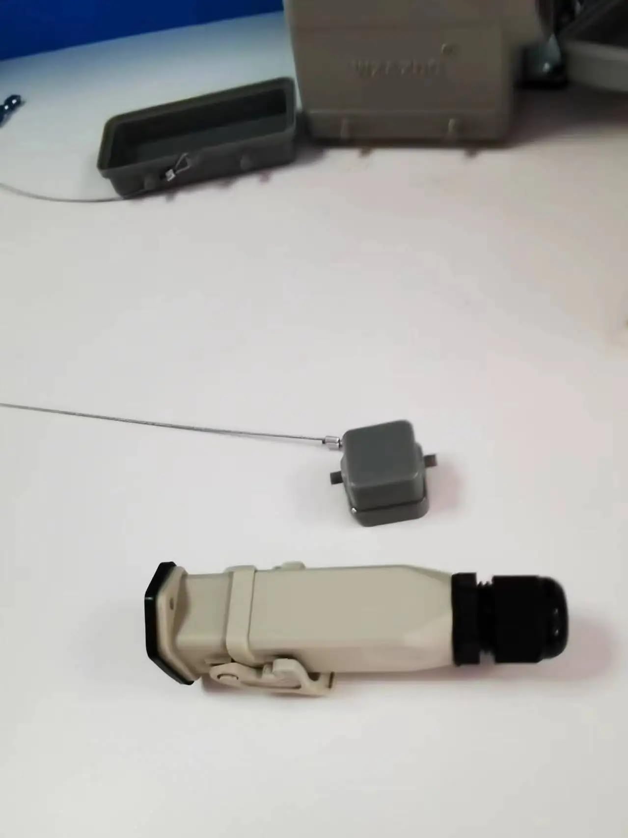 AVLIS-CO 5-532955-3 Connector Receptacle 20 Position 0.100