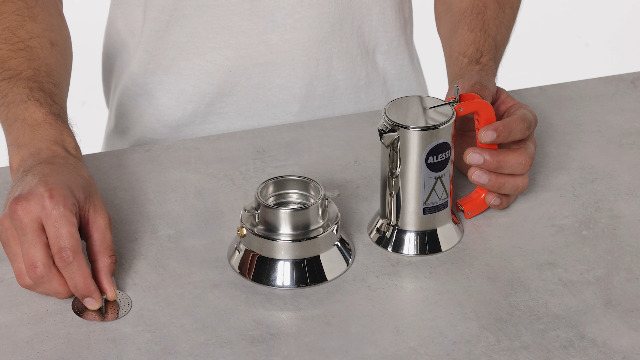 Caffettiera Alessi 9090/3 - Iconica Moka Da 3 Tazze In Acciaio Inox, Design Richard Sapper - Foto 10