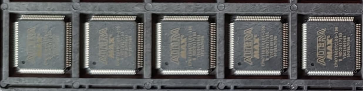 EPM7160STC100-10N Familia de dispositivos lógicos programables