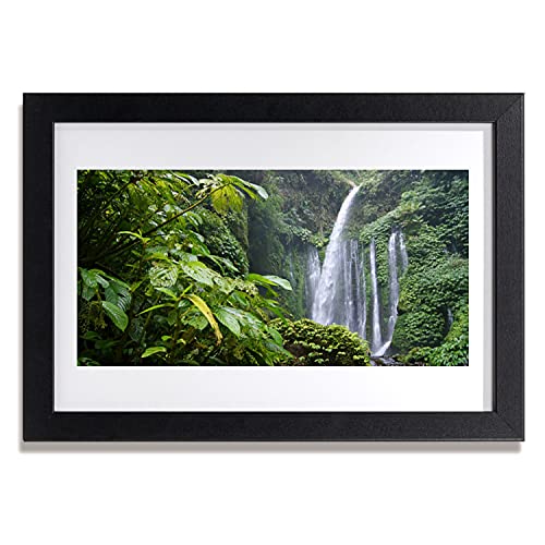 Affiche avec cadre cascade naturelle pour décorer un salon ou une chambre moderne
