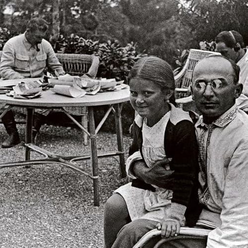 S8 Ep136: Segment 11 — Training Soviet Spies: Ray Bennett Instructs in American Culture and Etiquette — Svetlana Lokhova — Bennett educated Russian agents, including Shumovski, in English language proficiency and American cultural customs—including proper silverwar Podcast Por  arte de portada