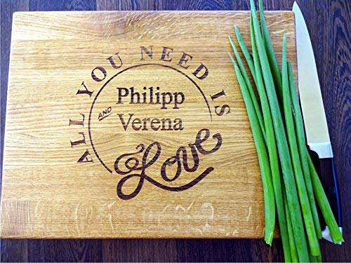 Personalisiertes Schneidebrett - ALL YOU NEED IS LOVE | Geschenke für frauen | Hochzeitsgeschenk | Frühstücksbrettchen | Käse, Brot Schneidebrett | Schneidebrett holz mit Lasergravur von Algis Crafts Personalisiertes Schneidebrett - ALL YOU NEED IS LOVE | Geschenke für frauen | Hochzeitsgeschenk | Frühstücksbrettchen | Käse, Brot Schneidebrett | Schneidebrett holz mit Lasergravur von Algis Crafts