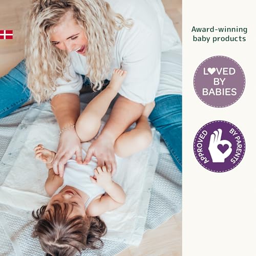 Image of Bambo Nature Baby Disposable Changing Mats, Ultra Soft For Comfort, Ultra Absorbent, Bed Wetting Leakage Protection, Skin Friendly, Dermatologically Approved, Absorbs Up to 1300ml, 60x60cm, Pack of 10