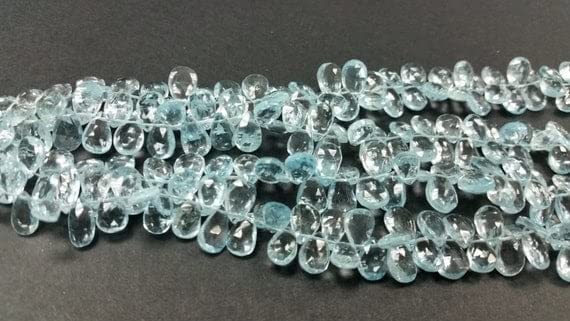 Briolettes de topaze facettées poire 6x8mm bleues pour fil de perles LKBEADS 8 pouces