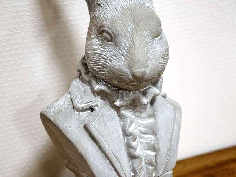 ウサギのタキシード置物 b9bf7cf4471a6cb2d5e71ff950b802