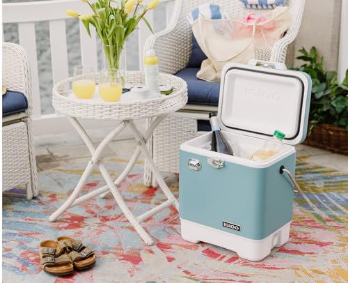 Image of IGLOO Legacy Stainless Steel Cool Box, 19 litres, Modern and Timeless, with Integrated Bottle Opener, Mint Green