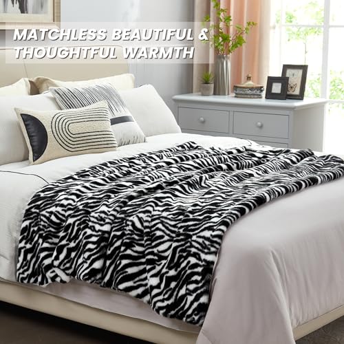 DREAMNINE Tierprint Kaninchenpelz-Imitat Decke, 130 x 150 cm, Zebra – Ansicht 3