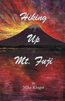 Paperback Hiking Up Mt. Fuji Book
