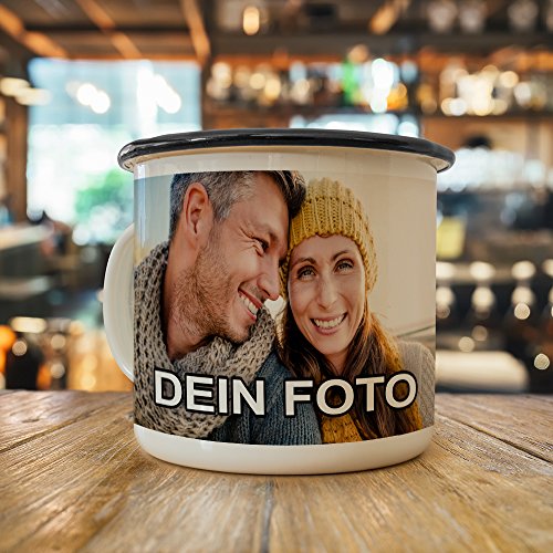 PhotoFancy – Emaille-Tasse mit Foto Bedrucken Lassen – Blechtasse Personalisieren – Nostalgie-Becher selbst gestalten (Medium [300 ml], weiß mit schwarzem Mundrand)