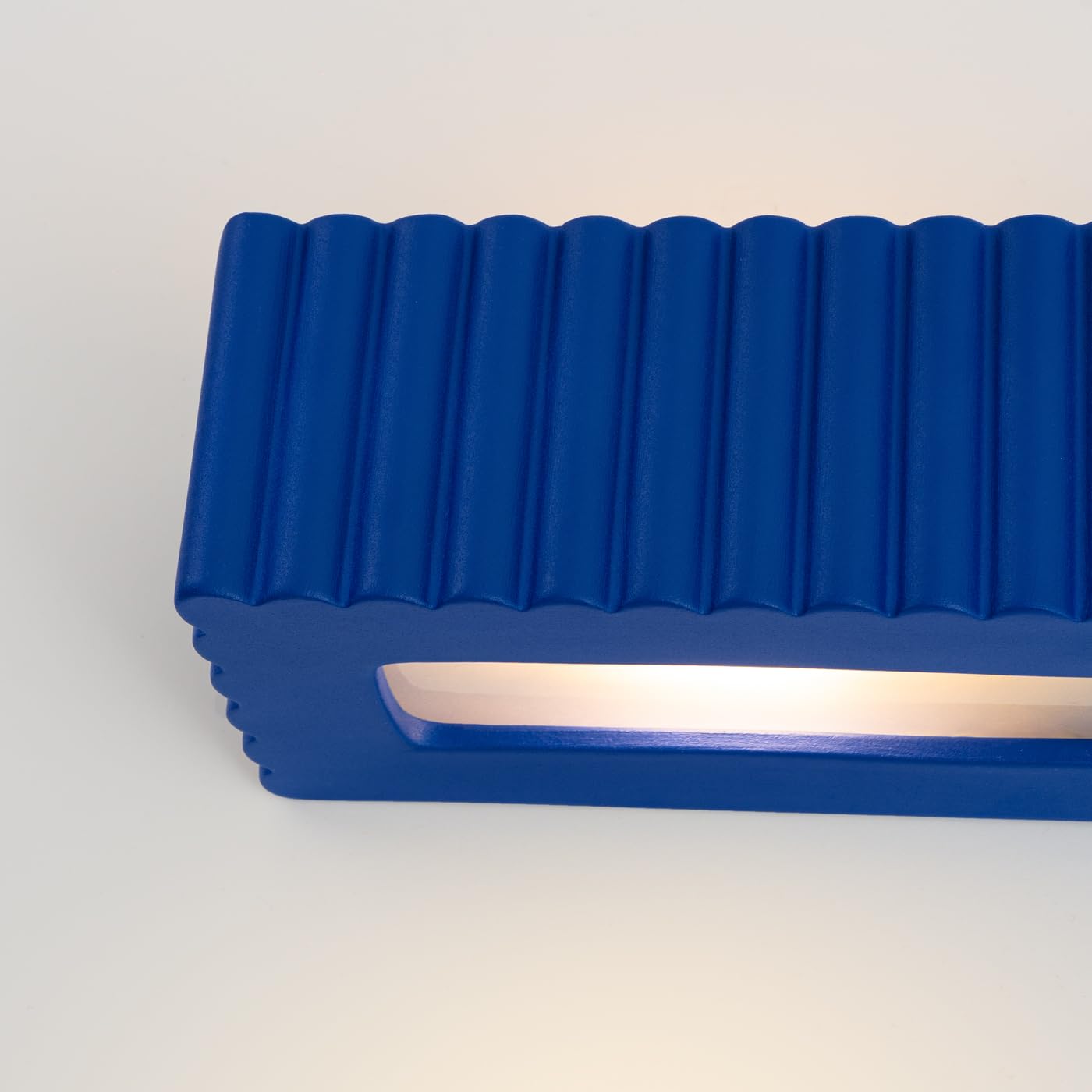 SOLLUX lighting Applique da Interno - Lampada da Parete Ceramica - 1 Paralume - Lampada LED Lampadina - Blu Ultramarino Rigata