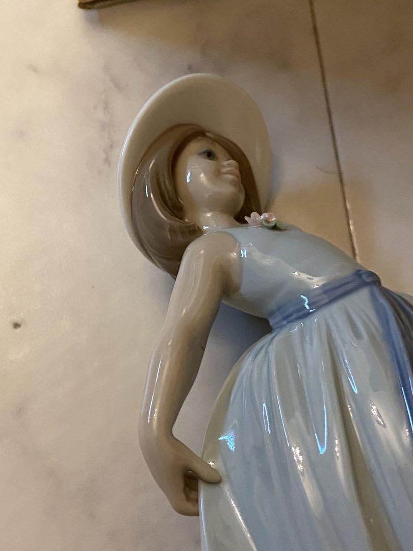 Amazon.co.jp: LLADORO リヤドロ 可愛いロシータ 6275 人形 gy : おもちゃ