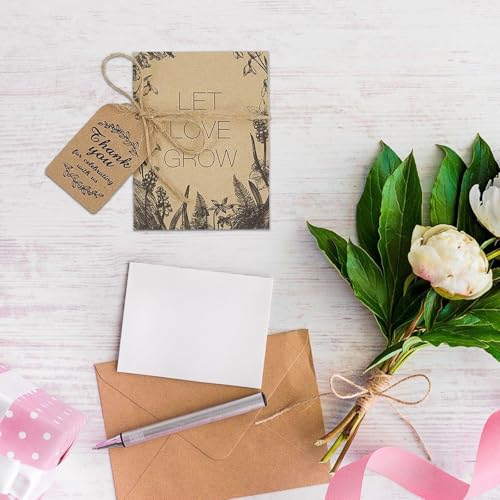 Evita invitaciones aburridas usando sobres de papel con tarjetas prediseñadas y lazo rústico 3