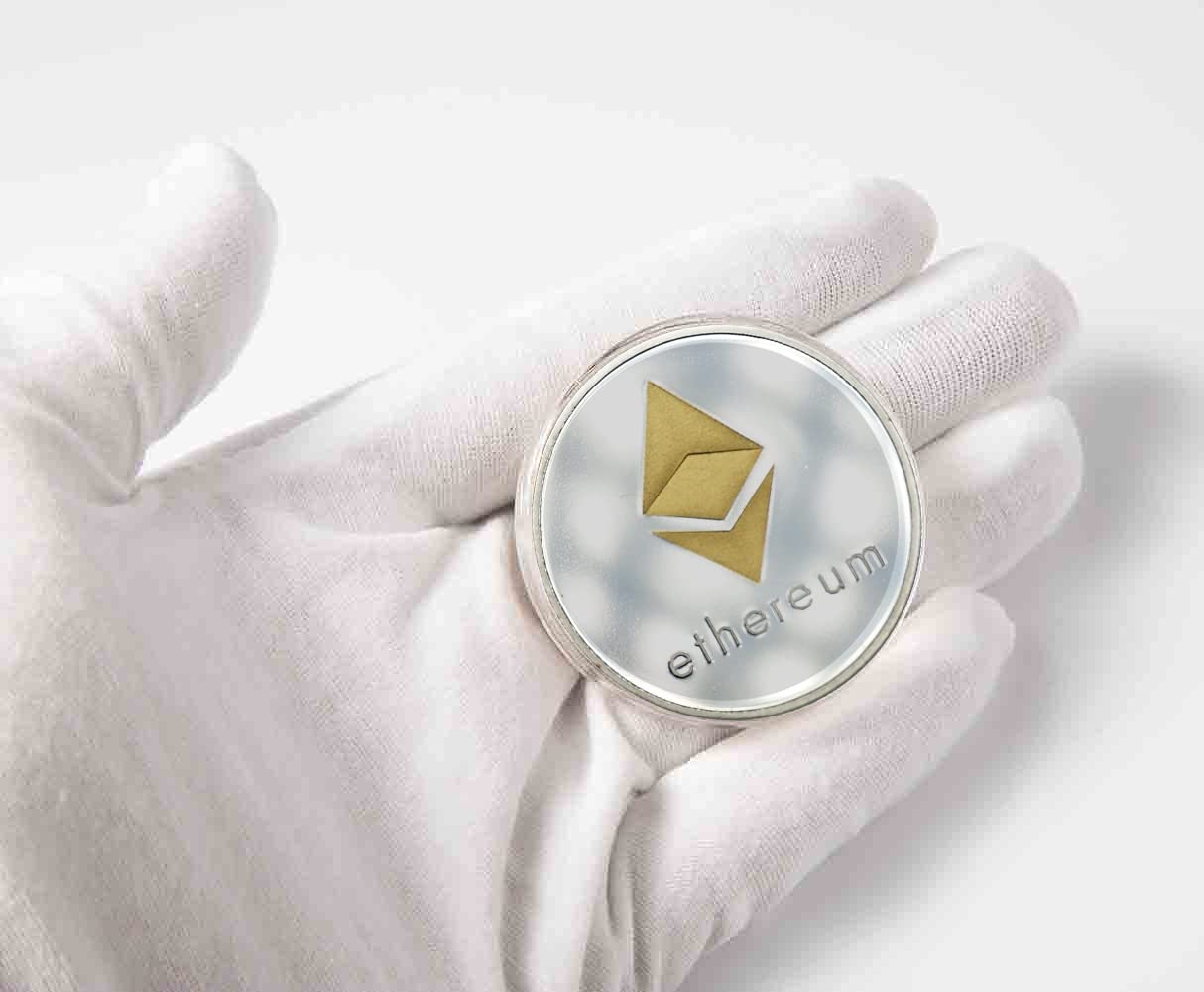Amazon.com: ohoh.shop Real Physical Sliver Plated Ethereum Coin[2022  Edition], Collectable Commemorative Crypto Coin with Protective Case and  Show Box, Gift for Ethereum Lover : Office Products