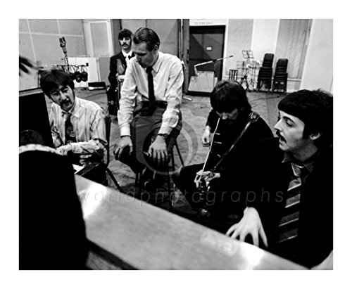 worldphotographs The Beatles – Paul McCartney, George Harrison, Ringo Starr, John Lennon, George Martin 10×8 Photo - Les Beatles, Paul McCartney, John Lennon, RIngo Starr, George Harrison worldphotographs The Beatles - Paul McCartney, George Harrison, Ringo Starr, John Lennon, George Martin 10x8 Photo