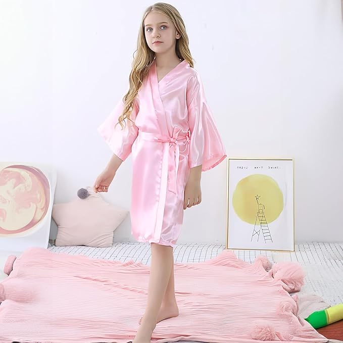 LYCN Albornoz de 6 piezas para niñas, bata de baño de satén de seda con antifaz de seda y zapatillas para fiesta de cumpleaños