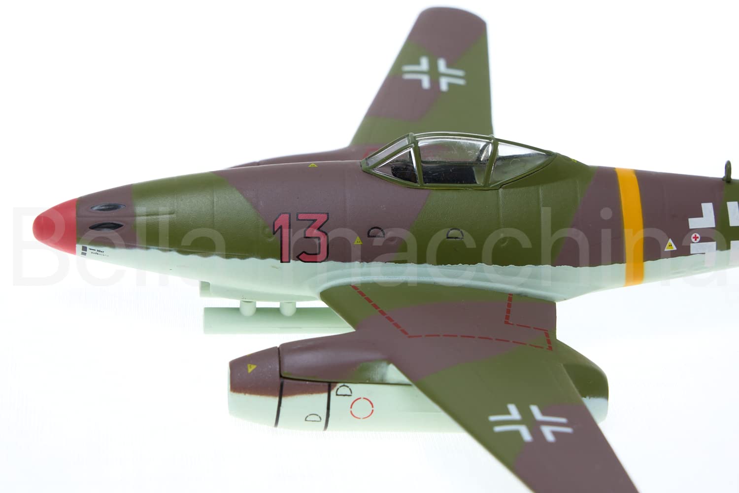 Amazon | ドイツ空軍 飛行機 模型 完成品 メッサーシュミット Me 262 A 