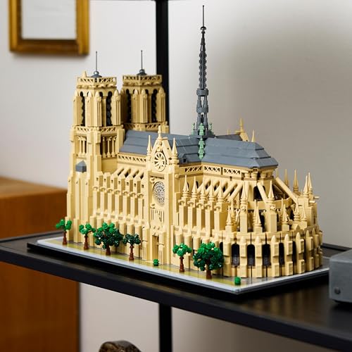 LEGO Architecture Notre-Dame de Paris LEGO Architecture Notre-Dame de Paris