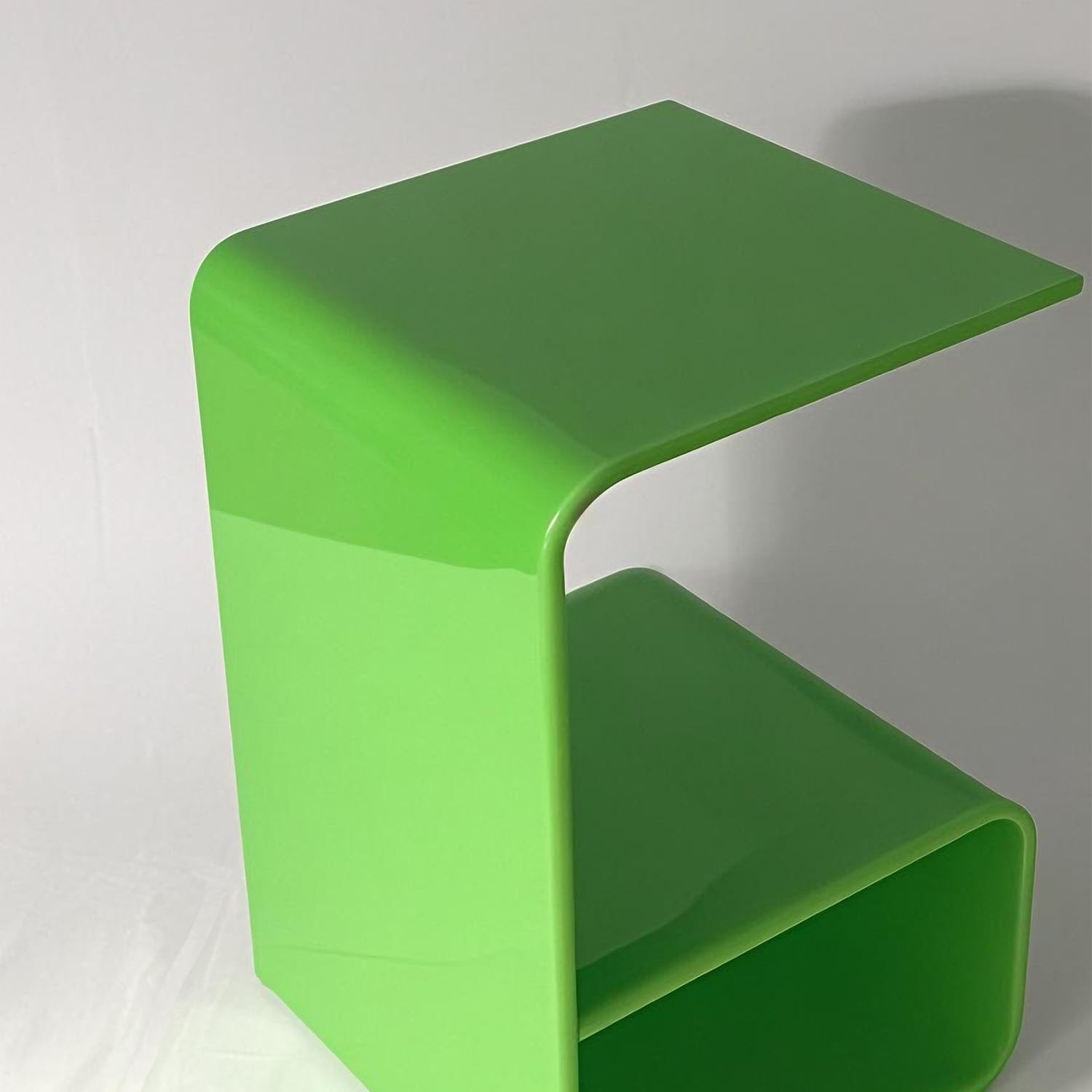 Acrylic 24" Small Table-Multipurpose Modern Furniture for Use as Lap desks, Acrylic Side Table or End Table in Living Rooms, Bedrooms and Offices: 13.7" D x 13.7" W x 21.6" H.