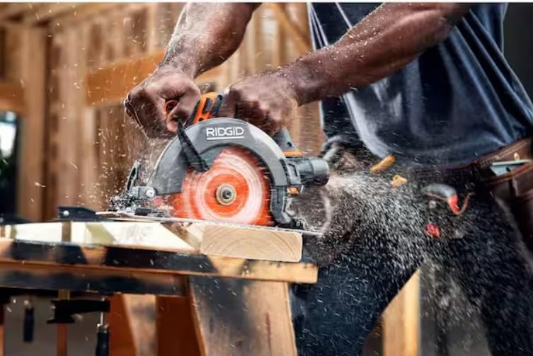 RIDGID 18V Cordless 6 1/2 in. Circular Saw (Tool Only)