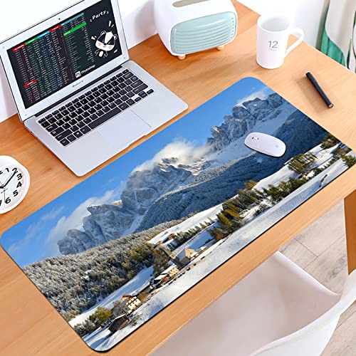SHIVNAMI Alfombrilla Raton Grande Gaming Mouse Pad,Paisaje de Pueblo de montaña en Invierno con Picos nevados Zona Norte Spot Alpe,Lavable, Antideslizante Diseñada para Gamers, Trabajo de Oficina
