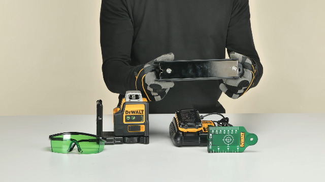 Niveau Laser Dewalt Pro à Lumière Verte + Chargeur Batterie - Neuf