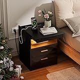 Éclairage LED RGB avec application et télécommande : Chaque table de chevet est fournie avec une bande LED de 0,4 mètre. Contrôlable via une application ou une télécommande, cette bande offre 16 millions de couleurs et des modes musique/microphone. Les lumières clignotent au rythme de la musique ou de votre voix, idéal pour les fêtes ou les moments de détente. Une minuterie intégrée vous permet de ne pas oublier d'éteindre les lumières et de profiter pleinement de votre relaxation