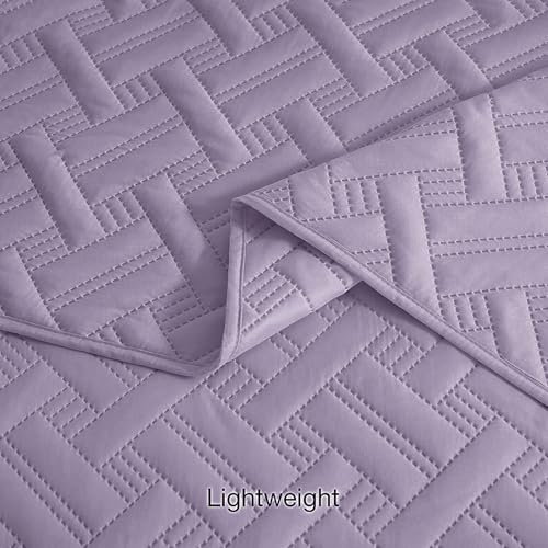 Image of Amazon Brand - Umi 100% Cotton Quilted /Ultrasonic 280 Tc Printed King Size Ultra Soft Bed Cover /Bedsheet /Bedspread Comforter with 2 Pillow Shams /Cover, Luxurious 90 x100 inches, (Lavender)