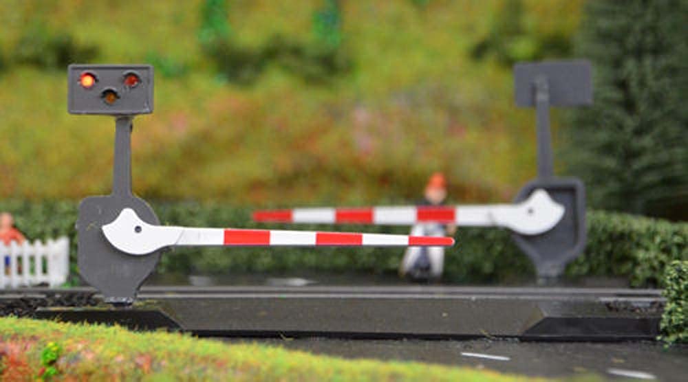 Train TechTTLC10 Level Crossing Barrier Set with Light & Sound (OO) Single
