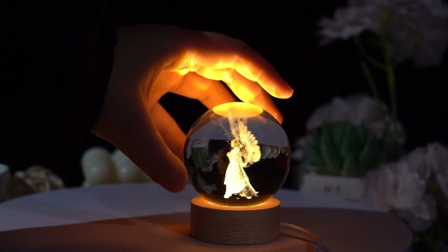 Estatua Ángel Guardián de Cristal con Base de Madera 60mm miniatura 7