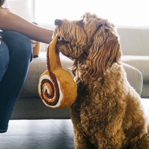 P.L.A.Y. Niedliches Plüsch-Hundespielzeug – Café, Lebensmittelthema, langlebig, Quietschspielzeug, ideal für Welpen und kleine, mittelgroße und große Hunderassen – maschinenwaschbar, recycelte