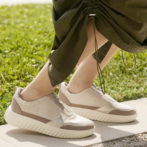 BZees Women's Winner Sneaker3