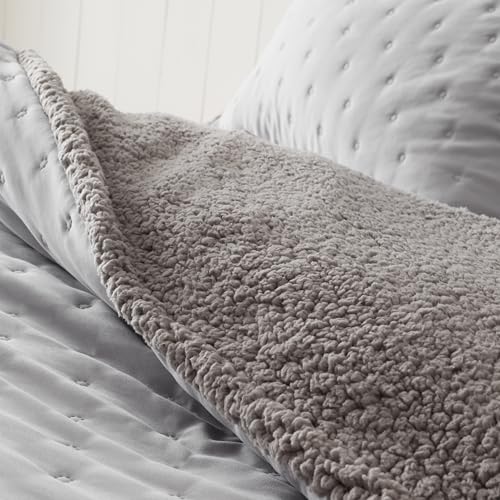 Catherine Lansfield Cosy Nori Soft Sherpa King Duvet Cover Set with Pillowcases, Silver - Image 3