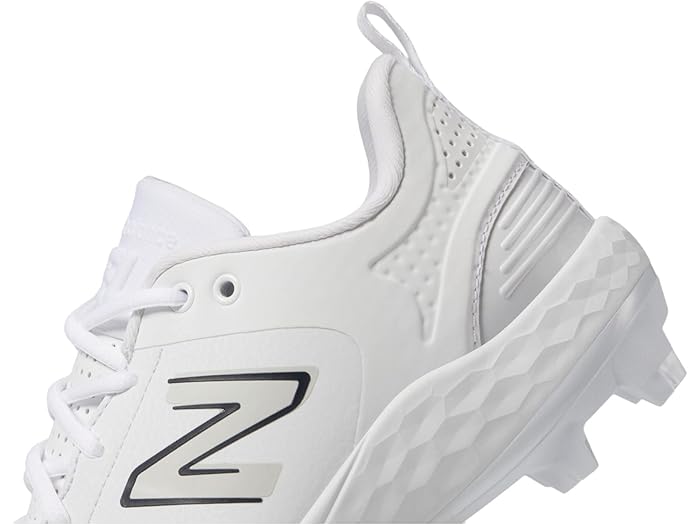 New Balance Fresh Foam Velo v3 Molded Softball Cleats