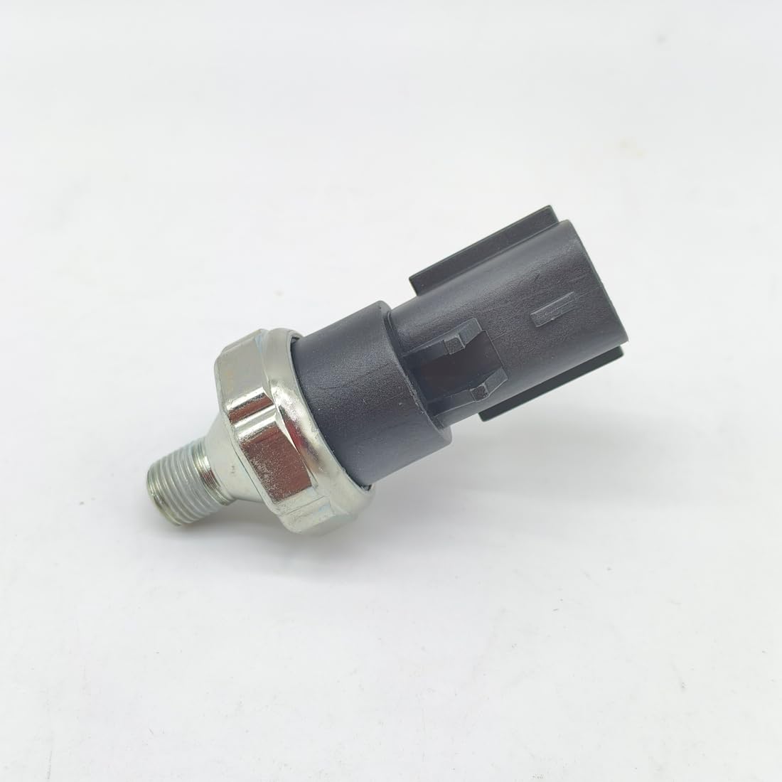 68003360AC Oil Pressure Switch Sensor Fit for Journey Compass Patriot 2.0L 2.4L 68003360AA 68003360AB 05033317AB